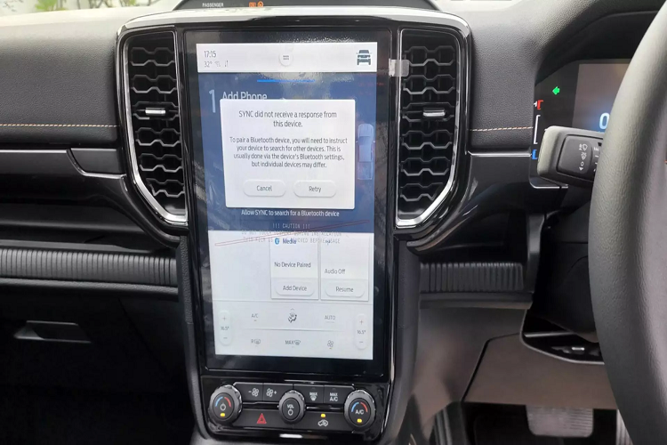 Gói an toàn và hỗ trợ lái có phanh tự động khẩn cấp với tính năng phát hiện người đi bộ, hệ thống cảnh báo va chạm phía trước, cảnh báo chệch làn đường, cảnh báo điểm mù camera 360 độ, hỗ trợ lái tránh va chạm và hơn nữa