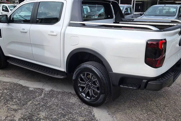 Trong thời gian ngắn sắp tới, Ford Việt Nam sẽ sớm giới thiệu Ranger thế hệ mới tại thị trường Việt. Thời gian dự kiến ra mắt là tháng 8 năm nay.