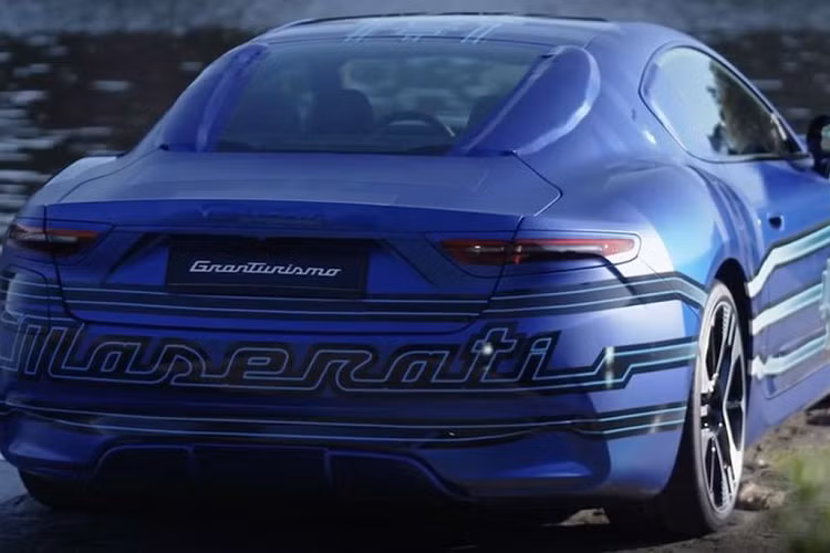 Thông tin chi tiết về Maserati GranTurismo Folgore chạy điện sẽ được nhà sản xuất công bố trong những tháng tới. Dự kiến, chiếc coupe này sẽ được ra mắt vào năm 2023. Maserati GranTurismo Folgore sẽ là mẫu xe “khai hoả” cho kế hoạch điện hóa của hãng từ nay cho đến năm 2030.