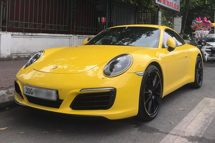 Vài tiếng sau, vụ việc này đã được làm sáng tỏ khi 1 trong 2 chủ xe trong vụ va quẹt này chia sẻ video camera hành trình lên mạng xã hội. Trong đó, vụ việc xảy ra vào khoảng 8h52 sáng cùng ngày, lái xe ô tô gắn camera hành trình đang đi thẳng thì bất ngờ chiếc xe thể thao Porsche 911 màu vàng từ ngõ 622 phố Minh Khai quẹo phải ra, sau đó "tạt đầu" và chặn đường ô tô này.