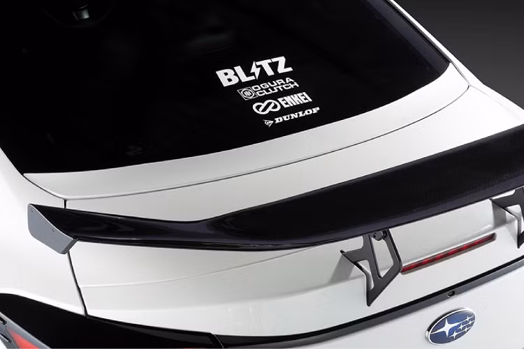 Đối với cánh sau, cả phần thấp và cao đều có giá 1.923 Đô nếu được làm bằng vật liệu FRP hoặc 2.308 Đô nếu được làm bằng vật liệu khi làm từ carbon và đây là chi tiết đắt nhất trong bộ này.