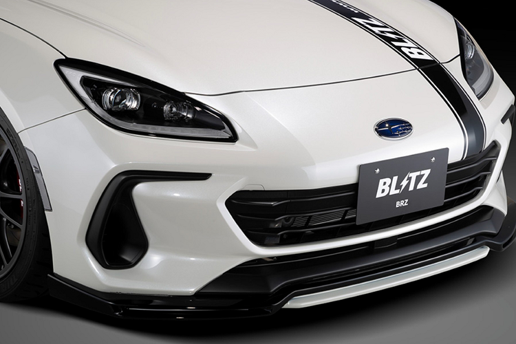 Đối với ống xả đôi màu xanh ghi và bộ decal thì đây là những tùy chọn mà người dùng có thể chọn nâng cấp cho mẫu xe của mình. Bộ bodykit này hiện đã có sẵn để đặt hàng tại Nhật Bản.