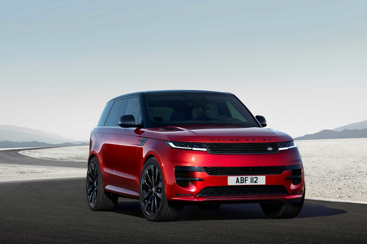Mức giá Range Rover Sport 2022 hiện vẫn đang chỉ là dự kiến và có thể được Phú Thái Mobility thay đổi trước thời điểm ra mắt vào cuối năm nay. Từ bây giờ, khách hàng Việt đã có thể liên hệ với hệ thống phân phối chính hãng để xây dựng cấu hình xe và đặt hàng theo sở thích và cá tính riêng.