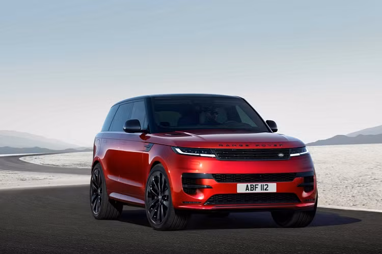 Mức giá Range Rover Sport 2022 hiện vẫn đang chỉ là dự kiến và có thể được Phú Thái Mobility thay đổi trước thời điểm ra mắt vào cuối năm nay. Từ bây giờ, khách hàng Việt đã có thể liên hệ với hệ thống phân phối chính hãng để xây dựng cấu hình xe và đặt hàng theo sở thích và cá tính riêng.