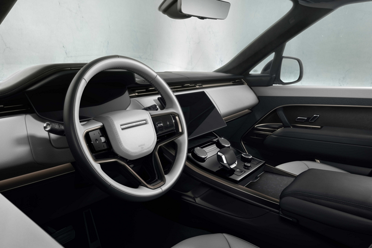 Ngoài các tính năng đặc biệt trên, người lái Range Rover Sport thế hệ mới còn được hỗ trợ bởi các chức năng đặc biệt như Chức Năng Chủ Động Cân Bằng Thân Xe Khi Vào Cua (Dynamic Response Pro), Hệ thống Đánh Lái Bốn Bánh Toàn Thời Gian (All-Wheel Steering), Hệ Thống Treo Khí Nén Thể Thao (Dynamic Air Suspension)…