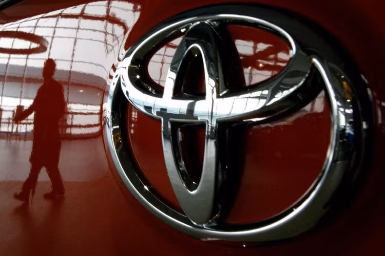 Đứng thứ hai là thương hiệu Volkswagen với doanh số tổng cộng 8.846.750 xe trên toàn cầu. Ngay cả khi tính chung doanh số của các thương hiệu con như Audi, Bentley, Lamborghini, Skoda hay Bugatti, tập đoàn Volkswagen vẫn thua đối thủ Toyota.