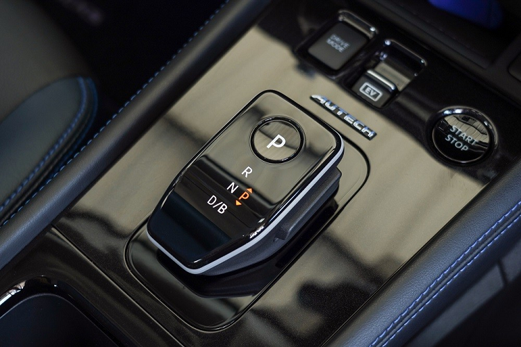 Chưa hết, Nissan Kicks 2022 tại Thái Lan còn có thêm hệ thống e-Pedal Step nâng cấp, giúp giảm tốc độ của xe xuống còn 5 km/h khi người lái nhấc chân ra khỏi bàn đạp ga. Hệ thống này sẽ khá tiện lợi khi đỗ xe hoặc bám đuôi xe phía trước.