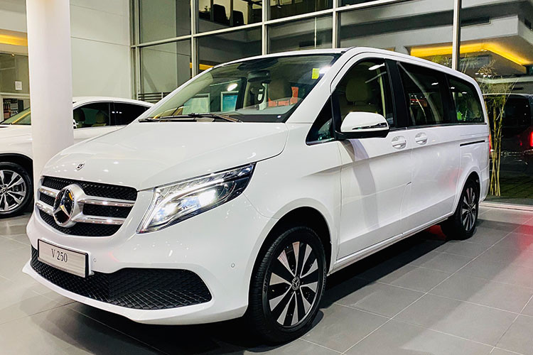 Tra My Idol tau MPV hang sang Mercedes-Benz V250 hon 2,6 ty dong-Hinh-3