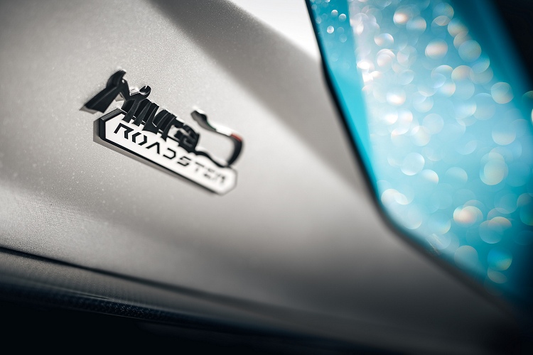 Chiếc Miura mui trần đặc biệt đã được giới thiệu tại Triển lãm Ô tô Brussels năm 1968 và mẫu đã được đón nhận nồng nhiệt, tuy nhiên chiếc xe này chưa từng được sản xuất thương mại và được sản xuất duy nhất một chiếc.