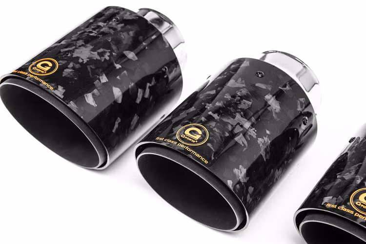 Ngoài ra, khối động cơ V8 4,4 lít tăng áp kép của xe đã nhận được một loạt nâng cấp phần cứng và phần mềm.