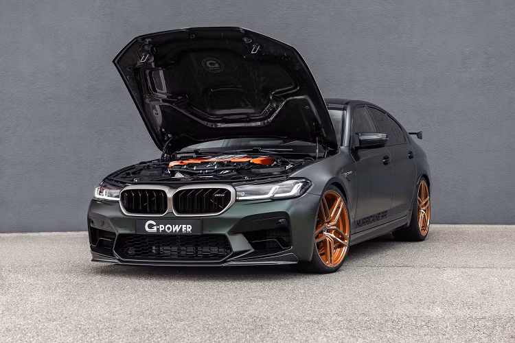 Một trong những mẫu xe BMW M5 CS độ G Power mới nhất vừa được trình làng chính là là G5 CS Hurricane RR, với sức mạnh ấn tượng cùng nhiều nâng cấp về mặt ngoại thất.