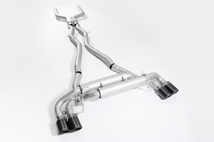 Với những nâng cấp này, mẫu xe có công suất đầu ra đã được tăng lên tới 887 mã lực, trong khi mô-men xoắn cực đại đạt 1.050 Nm.