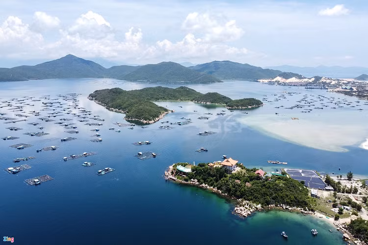 Với tiềm năng du lịch sẵn có, vịnh Vân Phong đang thu hút nhiều dự án du lịch nghỉ dưỡng với vốn đầu tư lớn.