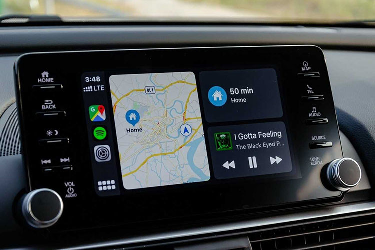 Chỗ trống do mẫu xe sedan Honda Accord để lại sẽ được lấp đầy bằng một sản phẩm khác, đó là MPV lai SUV 7 chỗ Honda BR-V. Tại triển lãm Philippines International Motor Show (PIMS) hiện đang diễn ra ở nước này, Honda BR-V cũng đã được mang đến trưng bày và giới thiệu.