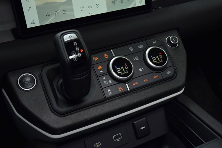 Land Rover Defender 75th Limited Edition ra mat, tu 2,2 ty dong-Hinh-6