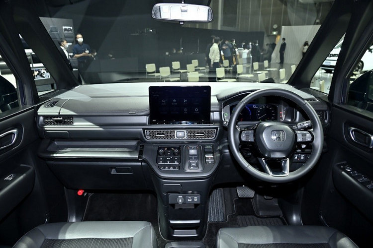 Cuối cùng là hệ thống an toàn chủ động Honda Sensing được trang bị tiêu chuẩn cho xe.