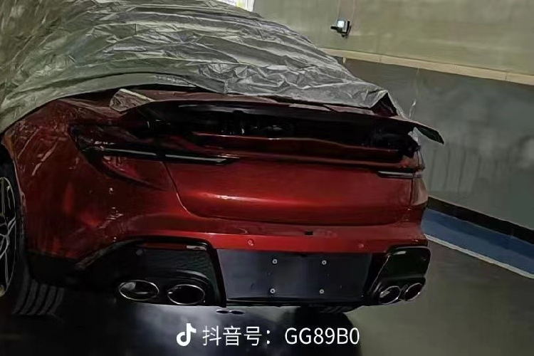 Hiện chưa có thông số kỹ thuật và hình ảnh nội thất của MG6 Pro mới. Trong khi đó, phiên bản cũ của mẫu xe này sở hữu chiều dài 4.695 mm, chiều rộng 1.848 mm, chiều cao 1.462 - 1.466 mm và chiều dài cơ sở 2.715 mm. So với những đối thủ cùng phân khúc sedan hạng C, MG6 Pro có chiều dài cơ sở nhỉnh hơn.