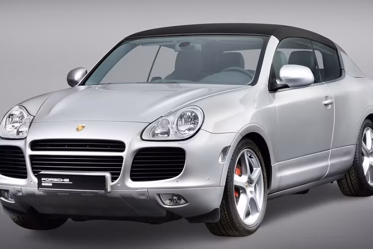 Porsche Cayenne Convertible đời đầu phải trả lời được 4 câu hỏi trước khi hãng cân nhắc đến những chuyện khác. Chiếc Porsche Cayenne mui trần được sản xuất thử vốn được trang bị cửa dài hơn để giúp hành khách ra/vào hàng ghế sau. Tuy nhiên, kéo dài cửa lại dấy lên lo ngại về độ thực dụng của xe.Đây là câu hỏi đầu tiên.