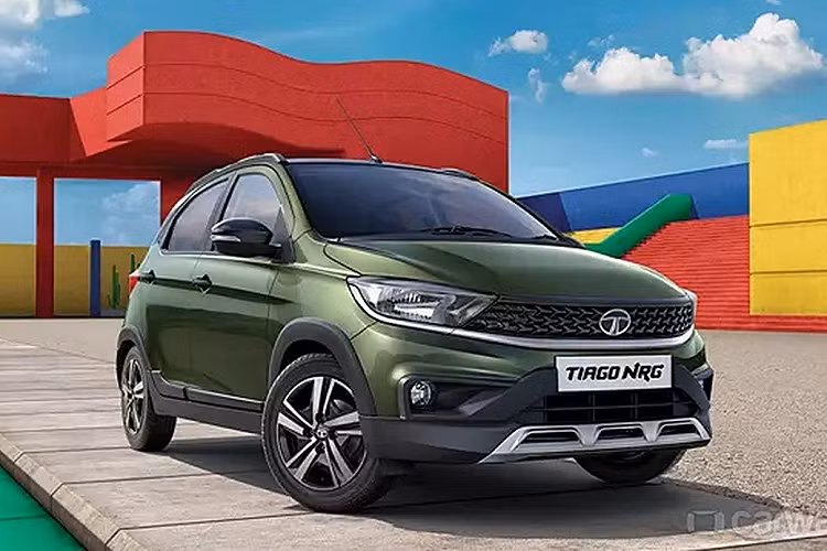 Mới đây, Tata Motors – nhà sản xuất ôtô hàng đầu Ấn Độ đã cho ra mắt Tiago NRG XT 2022 siêu rẻ. Trên thực tế, đây là phiên bản thể thao của Tiago tiêu chuẩn. Đáng chú ý, Tiago là mẫu xe được xếp hạng an toàn 4 sao trong các cuộc thử nghiệm của Global NCAP. Trong khi đó, các đối thủ như Maruti Swift (Suzuki Swift) và Hyundai Grand i10 Nios đều chỉ được xếp hạng an toàn 2 sao.
