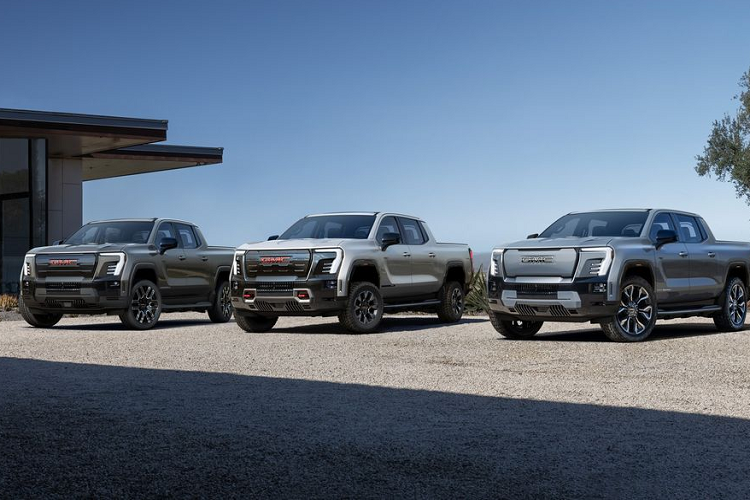 Ngoài ra, xe còn được trang bị hệ thống âm thanh 14 loa Bose, khóa thông minh và cửa sổ trời toàn cảnh. GMC Sierra EV 2024 sẽ được phân phối tại Mỹ với 3 phiên bản, trong đó bản Edition 1 cao cấp nhất sẽ có mặt tại đại lý vào đầu năm 2024 với giá bán 107.000 USD (tầm 2,5 tỷ VNĐ).