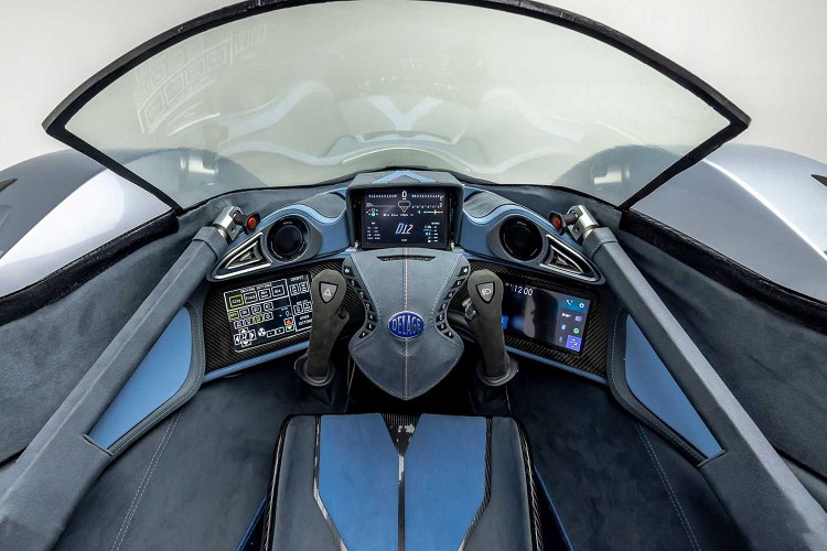 Một động cơ điện 109 mã lực cũng được trang bị, tạo ra công suất tổng hợp 1.085 mã lực