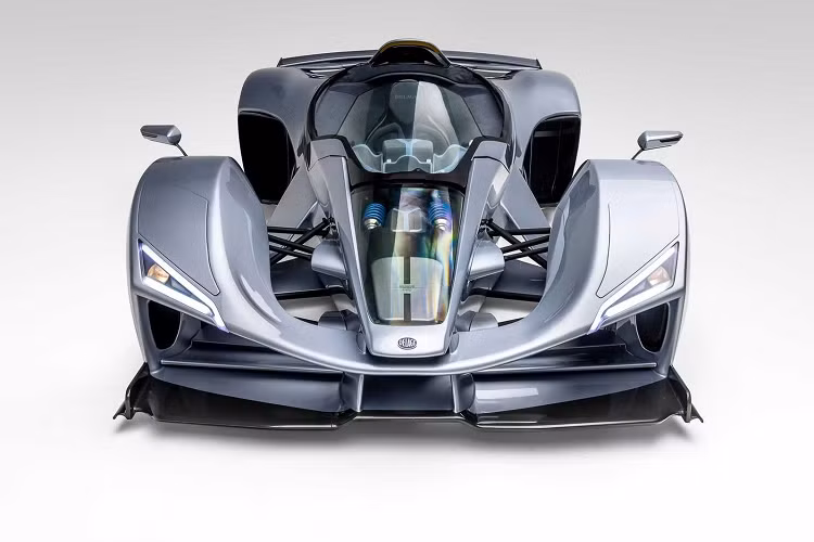 Hai phiên bản khác nhau của D12 đã được phát triển. Đầu tiên là phiên bản D12 GT, hoàn chỉnh với động cơ V12 7.6 lít hút khí tự nhiên, sản sinh công suất 976 mã lực tại 8.200 vòng/phút và mô-men xoắn 832 Nm tại 6.200 vòng/phút.