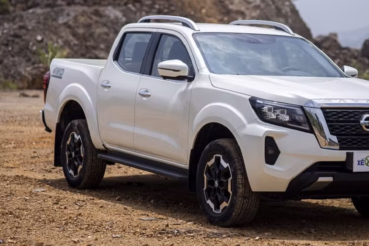 Khi có mặt trên thị trường Trung Quốc, Ruiqi 7 sẽ có 2 phiên bản là tiêu chuẩn và trục cơ sở dài. Trong đó, phiên bản tiêu chuẩn của xe sở hữu chiều dài 5.287 mm, chiều rộng 1.850 mm, chiều cao 1.832 mm và chiều dài cơ sở 3.150 mm.