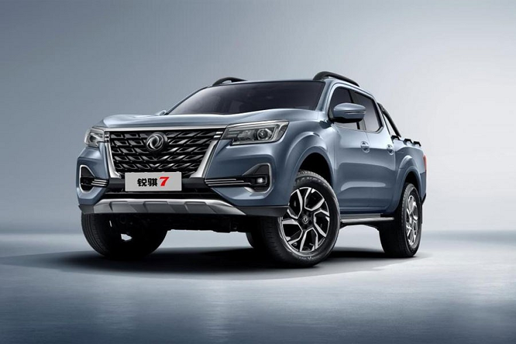 Việc các hãng xe phát triển những mẫu ôtô dành riêng cho thị trường tỷ dân Trung Quốc đã không còn là chuyện hiếm gặp. Hãng Nissan đến từ Nhật Bản cũng là một trong số đó. Mới đây, hãng Nissan đã vén màn mẫu xe bán tải mang tên Ruiqi 7 tại Trung Quốc. Ruiqi 7 về cơ bản chính là phiên bản đổi tên và cải tiến thiết kế của mẫu xe bán tải toàn cầu Nissan Navara.