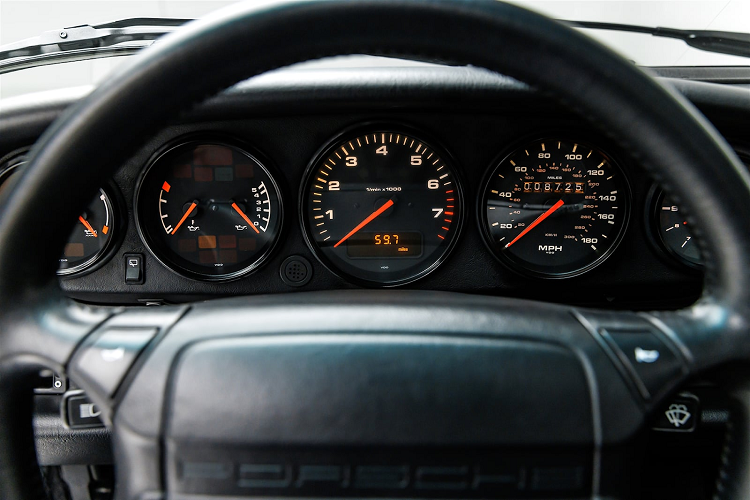 Sau thời gian dài được lưu trữ trong kho, chiếc xe đã được phục chế, sửa chữa một số chi tiết nhằm đảm bảo chất lượng sử dụng tốt nhất có thể.