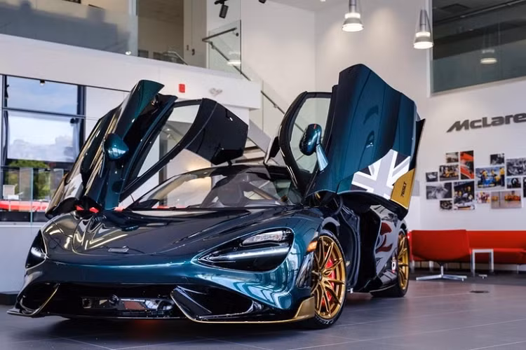 Chủ nhân của chiếc McLaren 765LT hàng khủng trong bài viết này đã tận dụng tối đa các tùy chọn cá nhân hóa do McLaren Special Operations cung cấp để tạo ra siêu xe mơ ước của riêng mình.