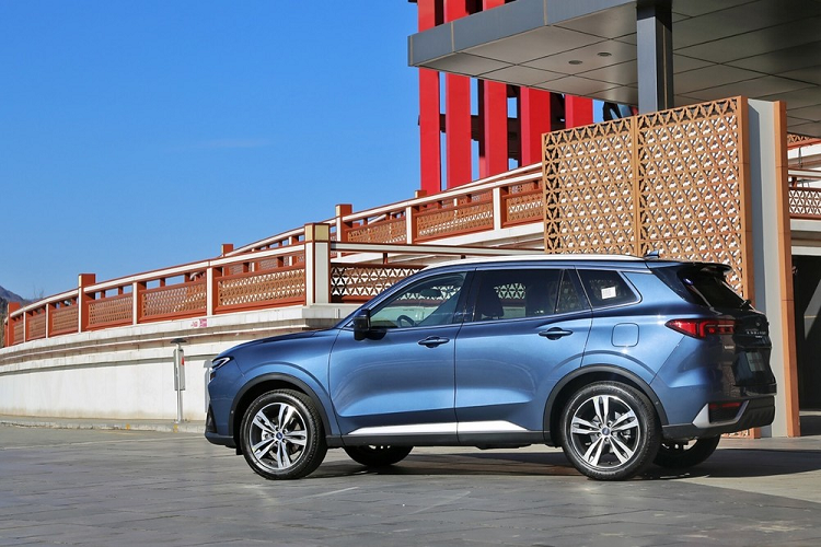 Trong hành trình lái thử, phóng viên đã rút ra một số ưu điểm đáng chú ý của Ford Territory hoàn toàn mới, đó là nội thất rộng rãi, đặc biệt ở hàng ghế sau; thiết kế bề thế với nhiều chi tiết thời trang; cảm giác thoải mái, chủ yếu nhờ ghế; độ ồn thấp; nhiều tính năng tiện dụng...