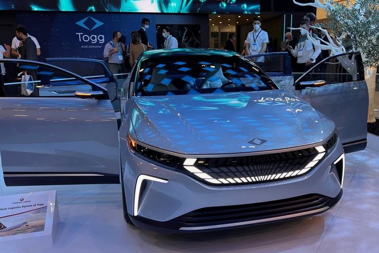 Công ty khởi nghiệp Thổ Nhĩ Kỳ đã thông báo rằng, cùng với hai mẫu sedan và SUV đã được công bố trước đó, họ cũng sẽ sản xuất một mẫu SUV lớn hơn, một mẫu minivan và một mẫu hatchback.