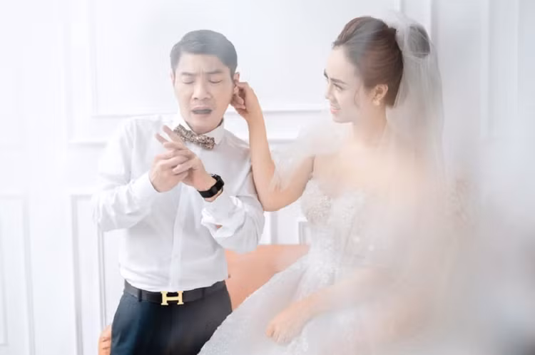 Anh cuoi cua nhung nghe si hai: Mac Van Khoa lay loi, Cong Ly van giu hinh tuong 'co Dau'-Hinh-4