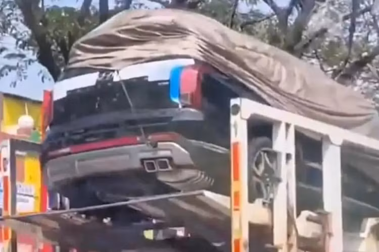 Chiếc Hyundai Palisade 2023 xuất hiện trên đường phố Indonesia có logo "2.2D". Do đó, xe sẽ dùng động cơ diesel 4 xi-lanh, dung tích 2.2L với công suất tối đa 202 mã lực và mô-men xoắn cực đại 441 Nm. Động cơ này chỉ tiêu thụ lượng nhiên liệu trung bình 12,4 km/lít (khoảng 8,06 lít/100 km) ở phiên bản dẫn động 1 cầu.