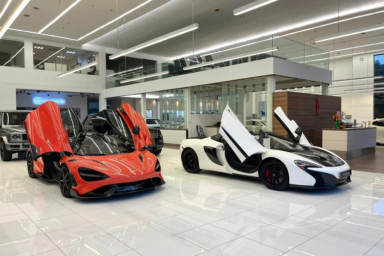 Mức xe McLaren 765LT này có thể nằm đầu 3x tỷ đồng. Và cũng giống như Ferrari F8 Spider, người chọn mua xe giới hạn McLaren 765LT phải đóng các khoản phí để xe lăn bánh. Chiếc siêu xe giới hạn McLaren 765LT đang tìm khách sở hữu màu sơn Nardo Orange đi kèm nhiều tuỳ chọn carbon ở ngoại thất. 
