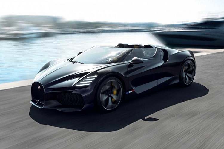 Sẽ chỉ có 99 xe trên thế giới được sản xuất và toàn bộ đã có chủ. Giá tham khảo từ 118 tỷ đồng. Tuần lễ xe hơi Monterey Car Week 2022 đã chính thức được diễn ra với nhiều bom tấn lần đầu lộ diện trước công chúng, 1 trong số đó là siêu phẩm Bugatti Mistral Roadster mới đã được hãng xe Pháp mang ra giới thiệu trong sự kiện này với giới nhà giàu ở Mỹ.