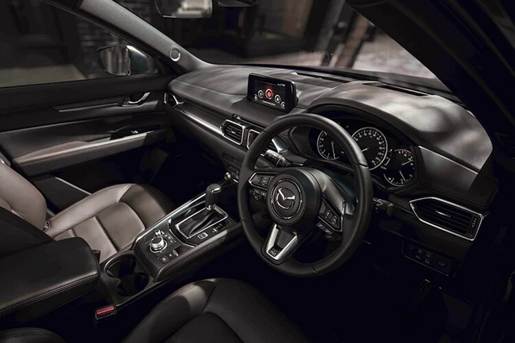 Ở phiên bản máy dầu (2.2 XDL 6AT AWD), xe sử dụng động cơ Dầu 4cyl dung tích 2.2L tăng áp, cam đôi (DOHC) cho công suất tối đa 190 mã lực tại 4.500 vòng/phút và mô-men xoắn cực đại 420Nm từ 2.000 vòng/phút.