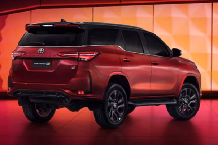 Toyota Việt Nam (TMV) khả năng cao sẽ sớm tung ra phiên bản nâng cấp thêm trang bị cho dòng Fortuner tại thị trường để tăng thêm sức hút trong phân khúc