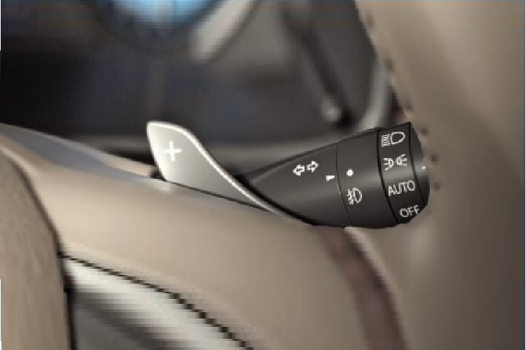 Cuối cùng là những trang bị an toàn như 4 túi khí, hệ thống chống bó cứng phanh ABS, phân bổ lực phanh điện tử EBD, trợ lực phanh BA, hỗ trợ khởi hành ngang dốc, cân bằng điện tử, camera lùi và hệ thống kiểm soát hành trình.