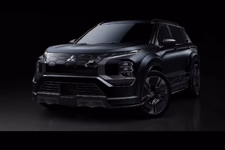 Thương hiệu cũng đem tới mẫu xe Minicab-MiEV B-Leisure Style. Đây chính là một chiếc xe kei chạy hoàn toàn bằng điện với tính năng cung cấp năng lượng trong quá trình cắm trại. Ngoại thất của xe được sơn màu xanh rêu nhám, nóc xe màu trắng ngà cùng họa tiết trang trí màu trắng trên thân xe. Hộp điện MiEV cho phép hành khách sử dụng năng lượng từ pin của xe Van để cung cấp năng lượng cho các thiết bị điện tử và thiết bị khác ấm đun nước, máy pha cà phê, máy tính xách tay,…