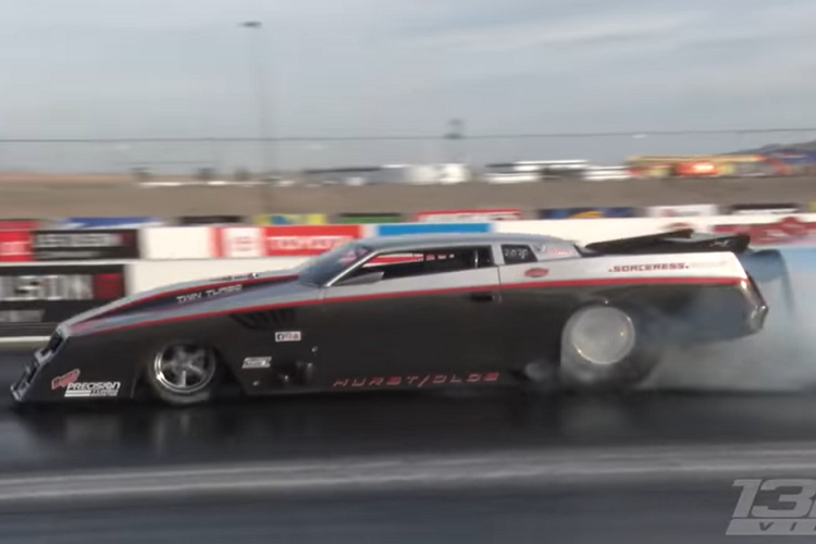 “Phần thú vị về chiếc xe này là tôi muốn chế tạo một thứ gì đó mà tôi vừa có thể lái trên đường phố, vừa có thể mang nó đến một buổi triển lãm xe ô tô, và thậm chí có thể đem ra đua một chút,” Tschiggfrie nói. Chiếc Hurst Oldsmobile 1984 có trang bị động cơ V8 dung tích 10,5 lít, có thể đạt tốc độ 334 km/h trong quãng đường 1/8 dặm (khoảng 201 mét) và 420 km/h trong 1/4 dặm (khoảng 402 mét), giúp nó ghi tên vào một số kỷ lục trên thế giới. Đây cũng là 1 trong 2 chiếc xe tốc độ nhất trên toàn cầu.