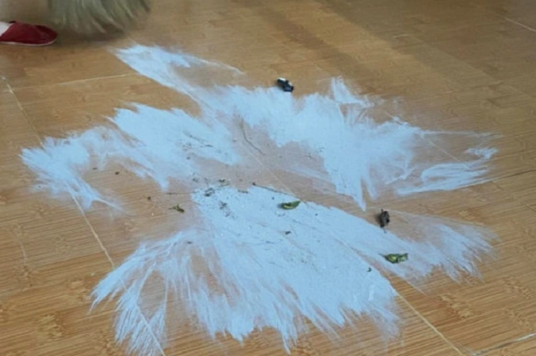 Loc dau Dung Quat gap su co, bui xam bay vao nha dan