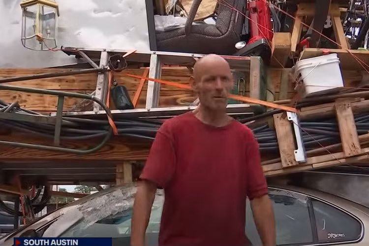 Câu chuyện về ngôi nhà di động tạm bợ của Gonzalez đúng là truyền cảm hứng, và cho thấy tinh thần lạc quan, sáng tạo của con người ngay cả khi rơi vào cảnh mất tất cả. Tuy nhiên, một số cư dân mạng cũng lên tiếng nói rằng phương tiện của người đàn ông này không hề an toàn khi tham gia giao thông bởi nó nặng nề và cồng kềnh quá mức đối với một chiếc Oldsmobile Alero.