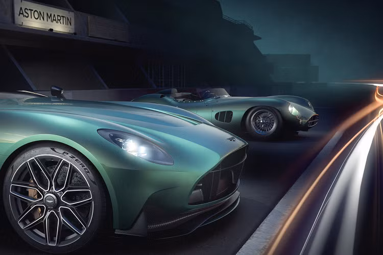 DBR22 là mẫu xe có cấu trúc thiết kế buồng lái mở hai chỗ ngồi mới nhất của thương hiệu và được lấy cảm hứng từ những mẫu xe cổ điển như DBR1 và DB3S. Mẫu concept mới giúp làm nổi bật chuyên môn thiết kế của Q và giới thiệu kỹ thuật in 3D mới của Aston nhằm mục đích ứng dụng vào việc sản xuất khung phụ phía sau của xe.