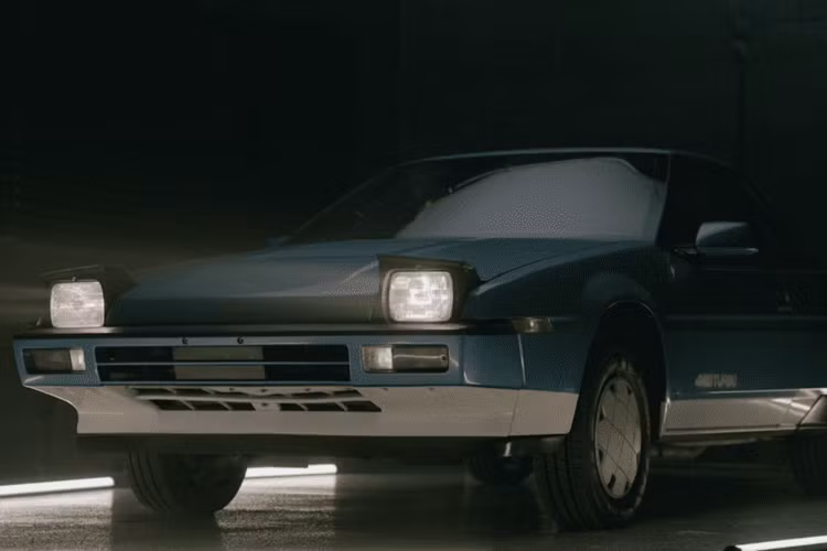 Thiết kế lạ mắt, tối ưu tính khí động học của XT là sáng tạo của Kyuchi Akari, người từng sống với một kỹ sư khí động học khi đang theo học ngành thiết kế xe ôtô. Do vậy, XT có tất cả các thủ thuật để làm cho không khí di chuyển xung quanh nó một cách trơn tru nhất có thể, ví dụ tay nắm cửa ẩn, cần gạt kính chắn gió có thể thu vào, nắp che đèn pha, và đèn pha kiểu bật lên. Ngay đến cửa sổ phía sau cũng được thiết kế đặc biệt để giảm lực cản khí động học.