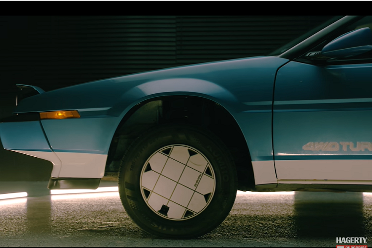 Dù Subaru có biết hay không, thì hãng cũng đã phần nào dự đoán chính xác xu hướng xe tương lai. Nguyên nhân là XT có trang bị một số công nghệ đã trở nên quen thuộc đối với một chiếc xe được sản xuất năm 2022, bao gồm giữ xe trên dốc, bảng đồng hồ kỹ thuật số, và hệ thống treo có thể điều chỉnh độ cao trong bản 4WD.