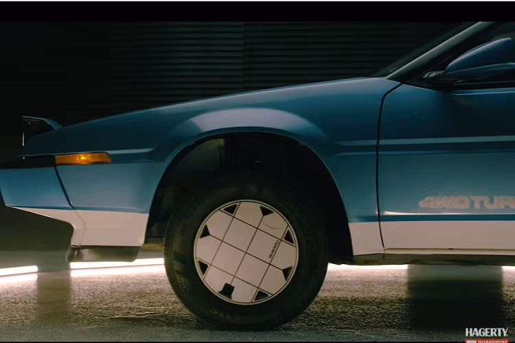 Dù Subaru có biết hay không, thì hãng cũng đã phần nào dự đoán chính xác xu hướng xe tương lai. Nguyên nhân là XT có trang bị một số công nghệ đã trở nên quen thuộc đối với một chiếc xe được sản xuất năm 2022, bao gồm giữ xe trên dốc, bảng đồng hồ kỹ thuật số, và hệ thống treo có thể điều chỉnh độ cao trong bản 4WD.