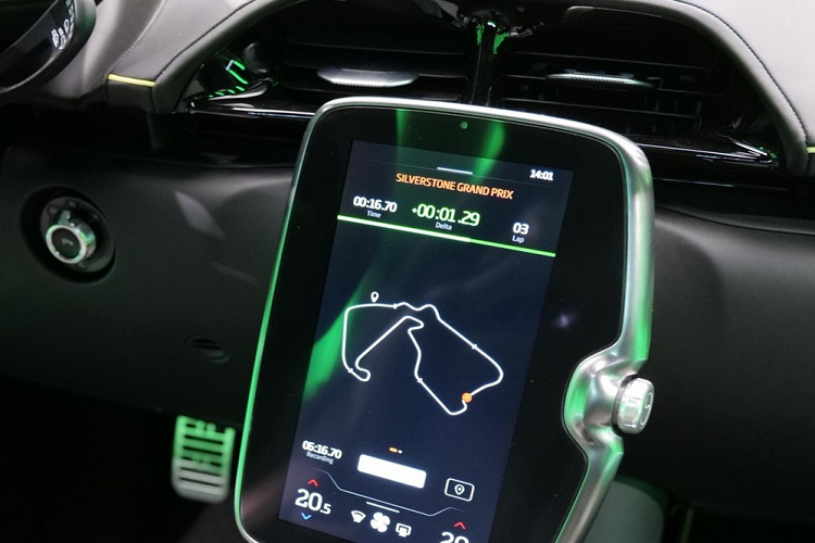 Nhìn chung, mức giá bán của xe McLaren Artura tại Việt Nam được đánh giá khá tốt so với những phiên bản xe McLaren khác đang được bán thông qua hình thức nhập khẩu không chính hãng. Hiện vẫn chưa rõ thời gian chính thức chiếc xe McLaren Artura được mang về nước để giới thiệu với nhà giàu Việt nhưng nhìn vào mức giá bán chính hãng đã thấy rất hấp dẫn.