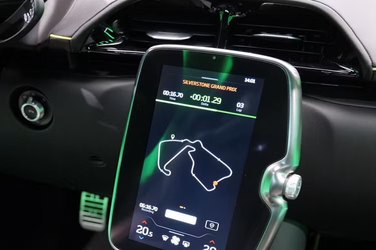 Nhìn chung, mức giá bán của xe McLaren Artura tại Việt Nam được đánh giá khá tốt so với những phiên bản xe McLaren khác đang được bán thông qua hình thức nhập khẩu không chính hãng. Hiện vẫn chưa rõ thời gian chính thức chiếc xe McLaren Artura được mang về nước để giới thiệu với nhà giàu Việt nhưng nhìn vào mức giá bán chính hãng đã thấy rất hấp dẫn.