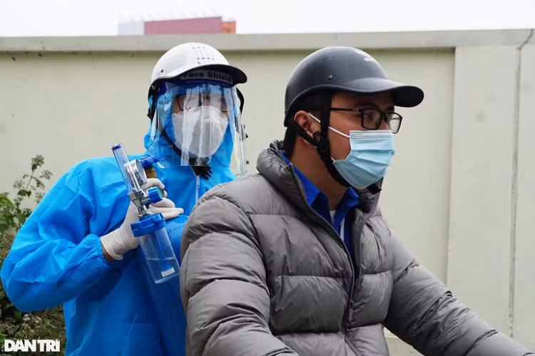 Biet doi “ATM Oxy” mien phi ho tro F0 bat ke ngay dem o Ha Noi-Hinh-9